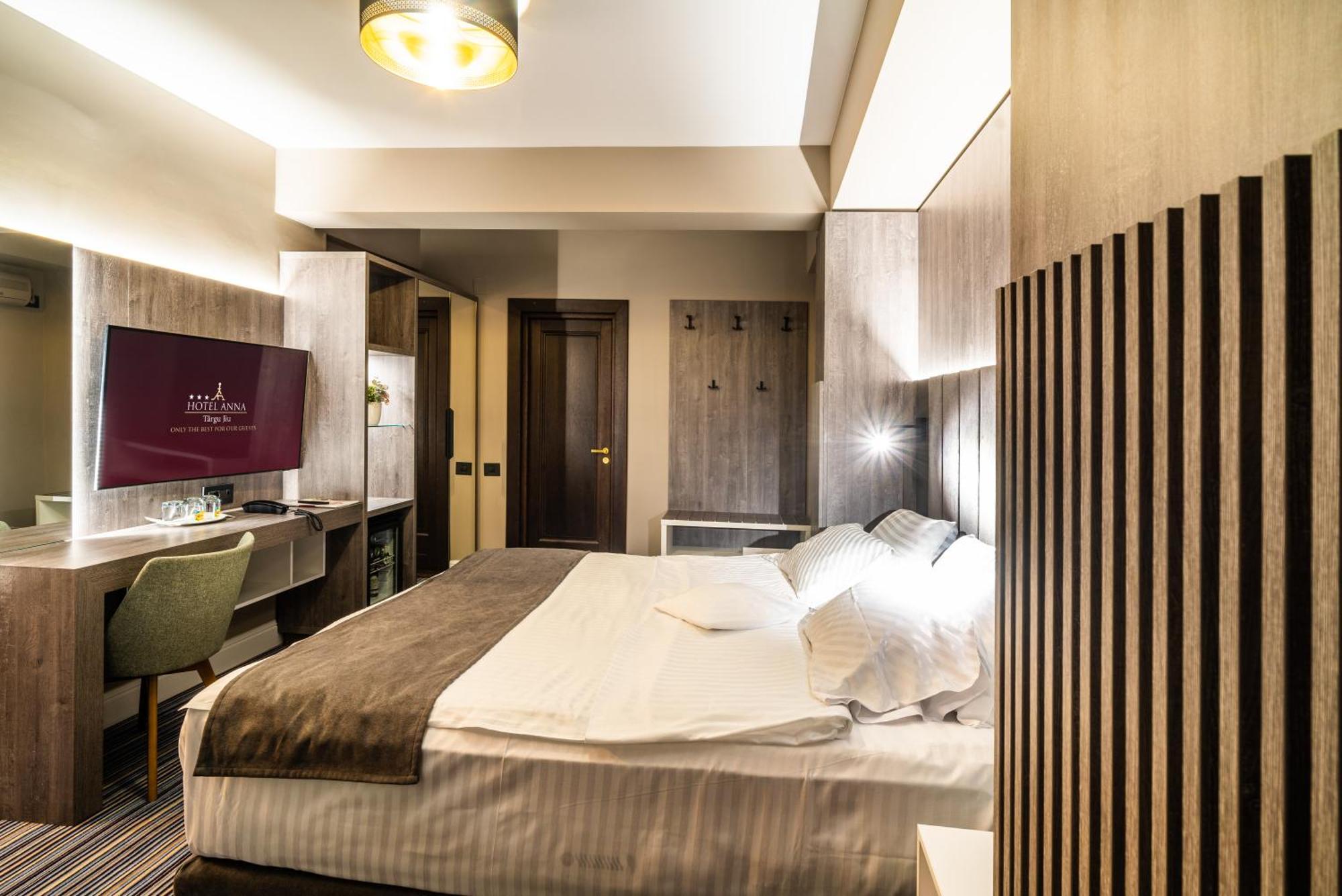 Hotel Anna Târgu Jiu Zewnętrze zdjęcie