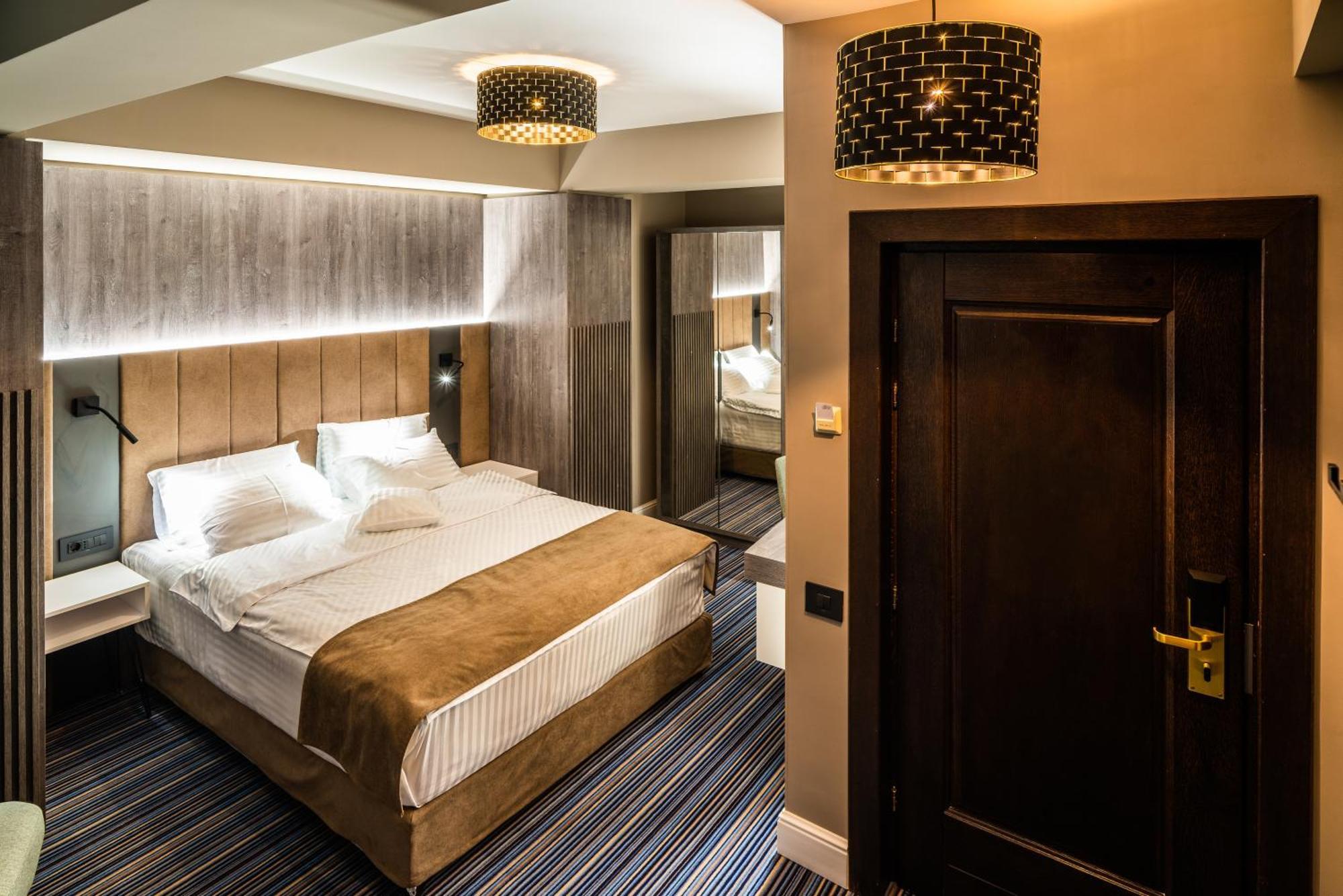 Hotel Anna Târgu Jiu Zewnętrze zdjęcie