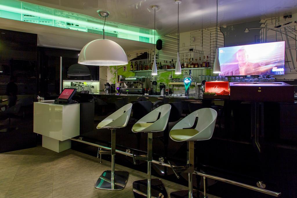 Hotel Anna Târgu Jiu Zewnętrze zdjęcie