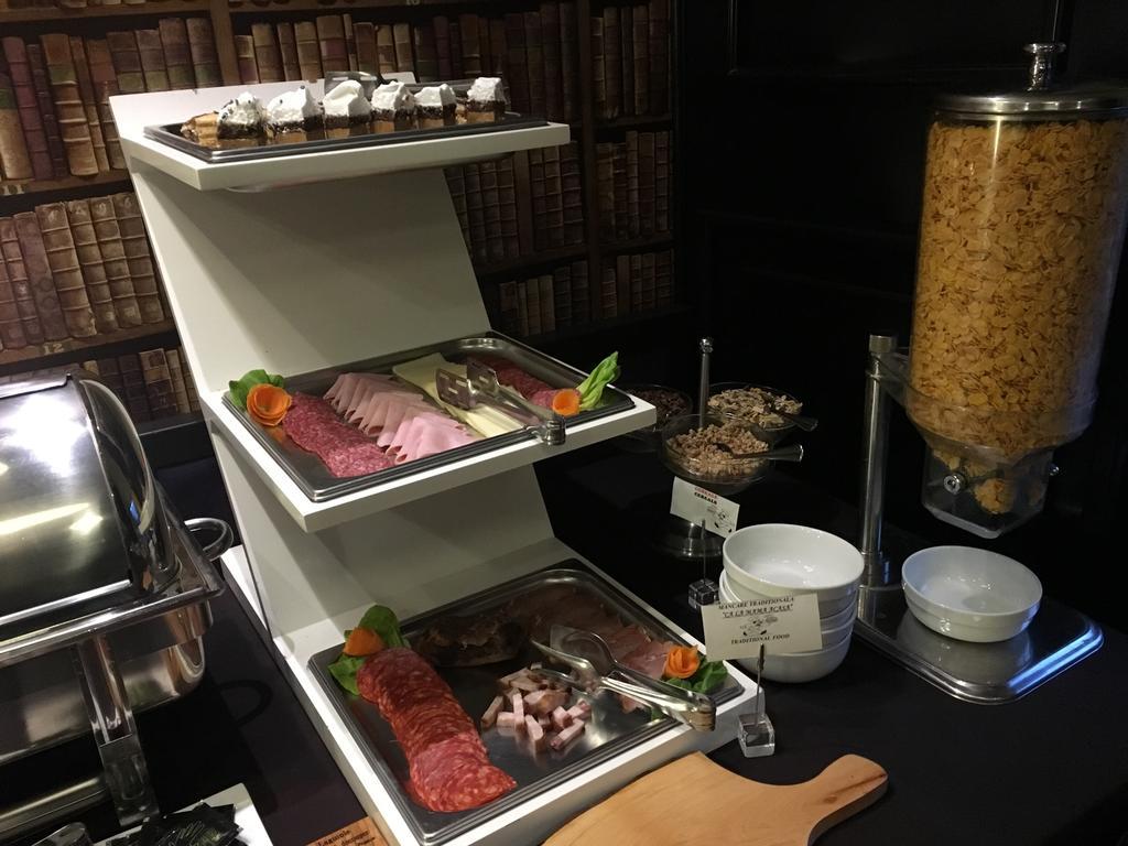 Hotel Anna Târgu Jiu Zewnętrze zdjęcie